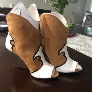 Open toe’d boot